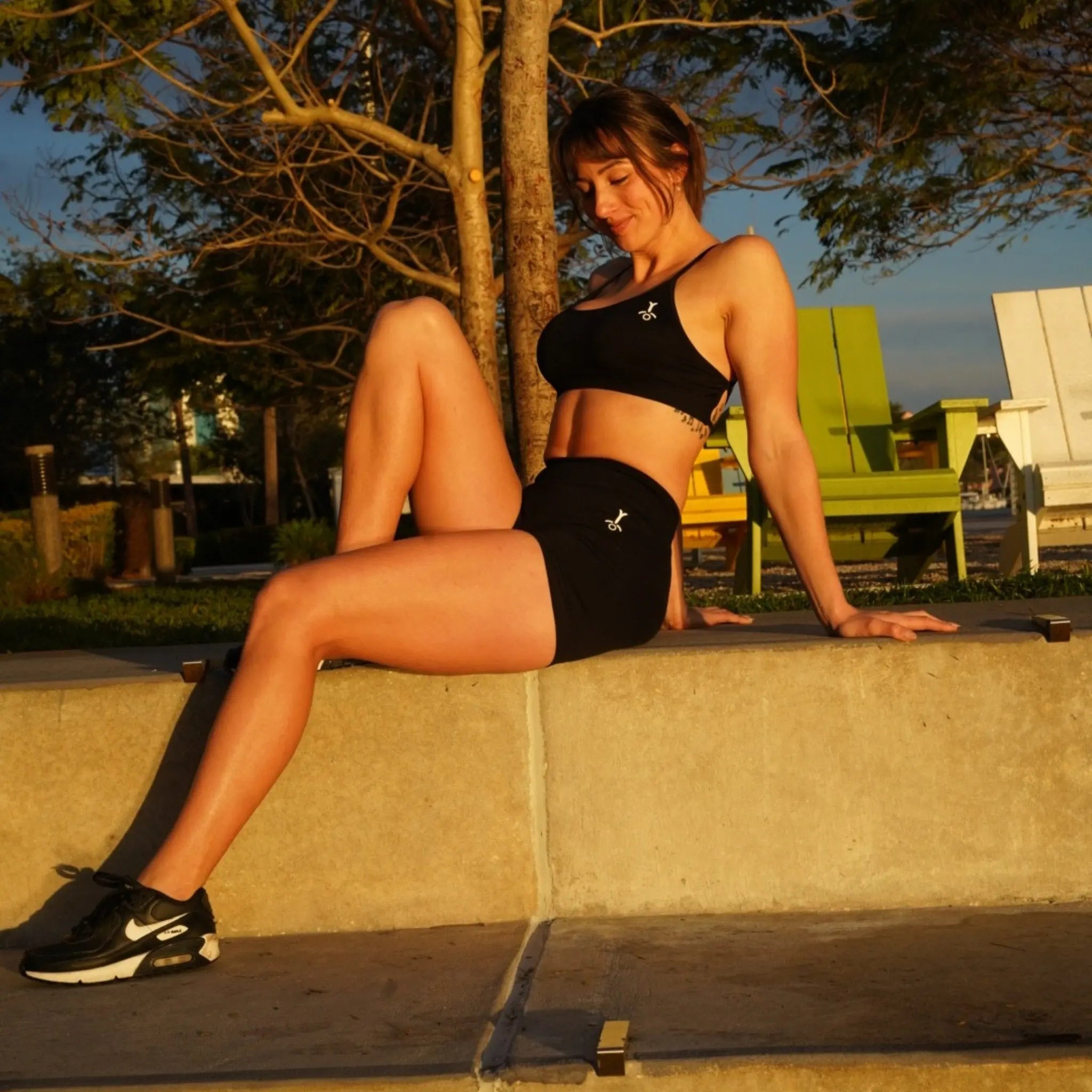 AURA BACKLESS TOP MYB Apparel