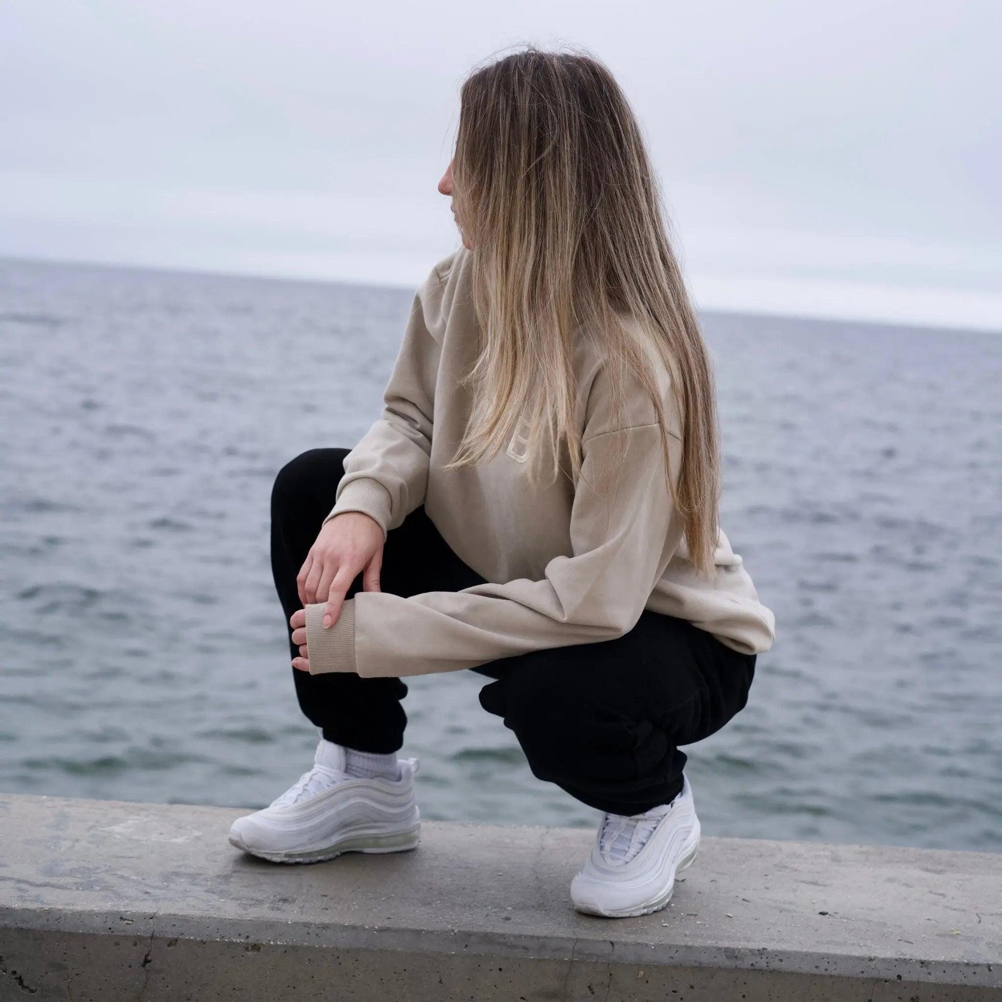 COMFY CREW NECK MYB Apparel