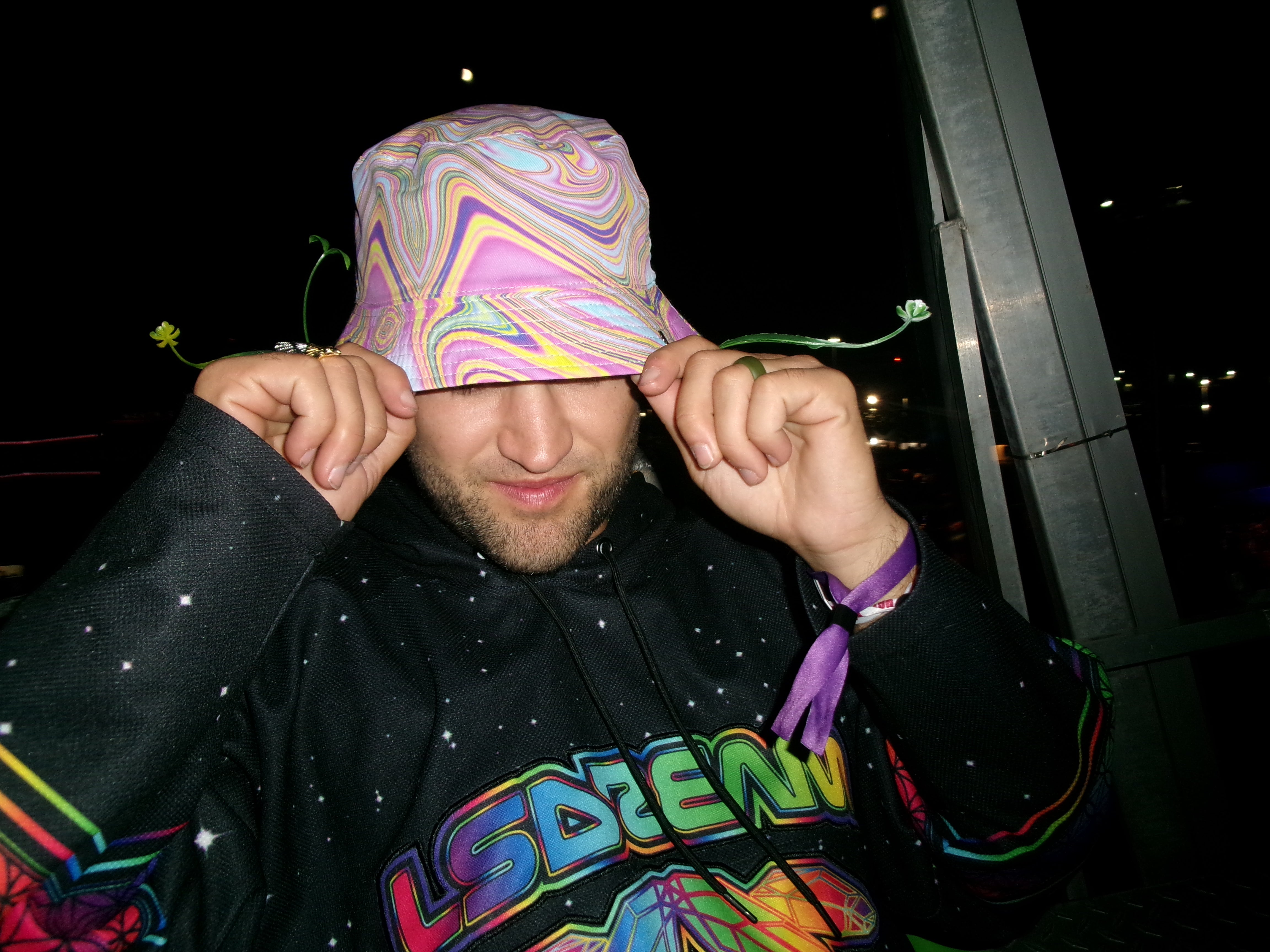 SMILE REVERSIBLE  BUCKET HAT